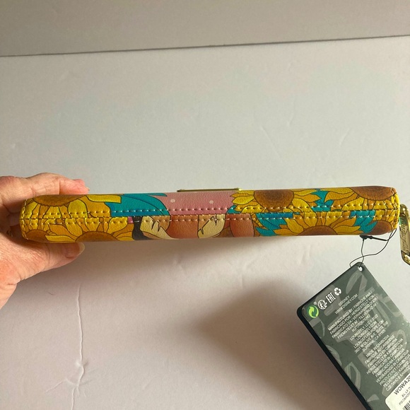 Loungefly Pocahontas Disney Princess Sunflower Women's Zip Around Wallet NWT - Picture 9 of 14